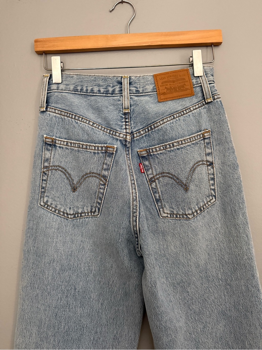 Levi’s Size 25 Ribcage Wide Leg Jeans - Picture 15 of 16